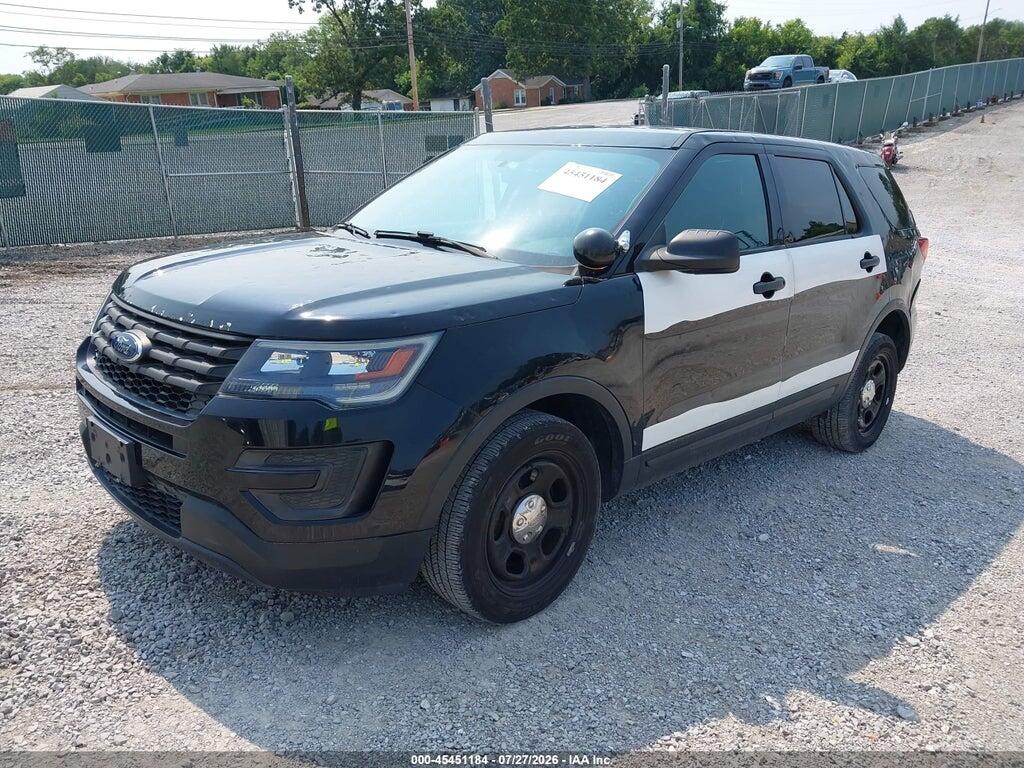 1FM5K8AR1JGB12404 2018 FORD POLICE INTERCEPTOR UTILITY photo no. 2