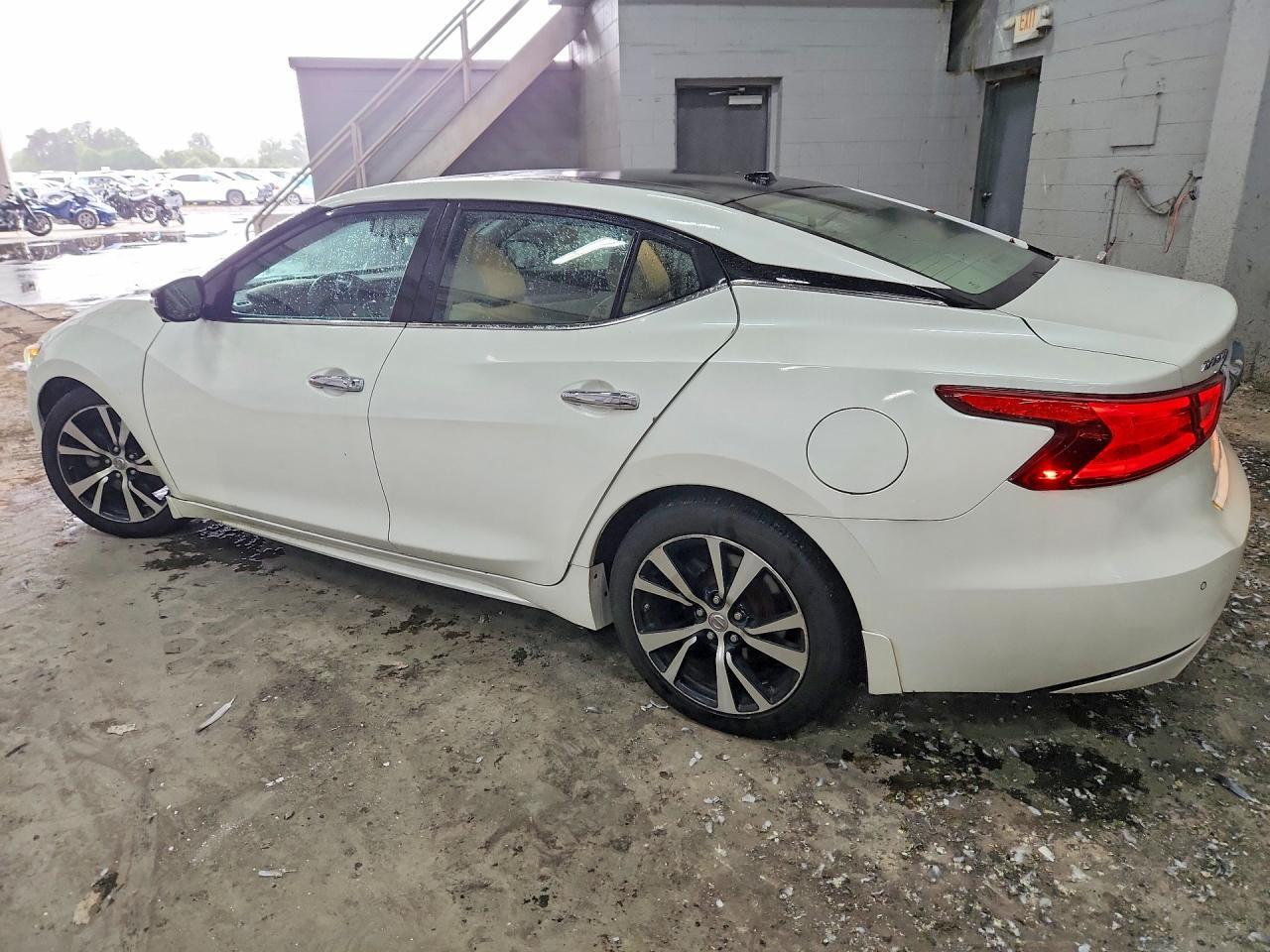 2017 NISSAN MAXIMA PLATINUM — Фото 2 из 12