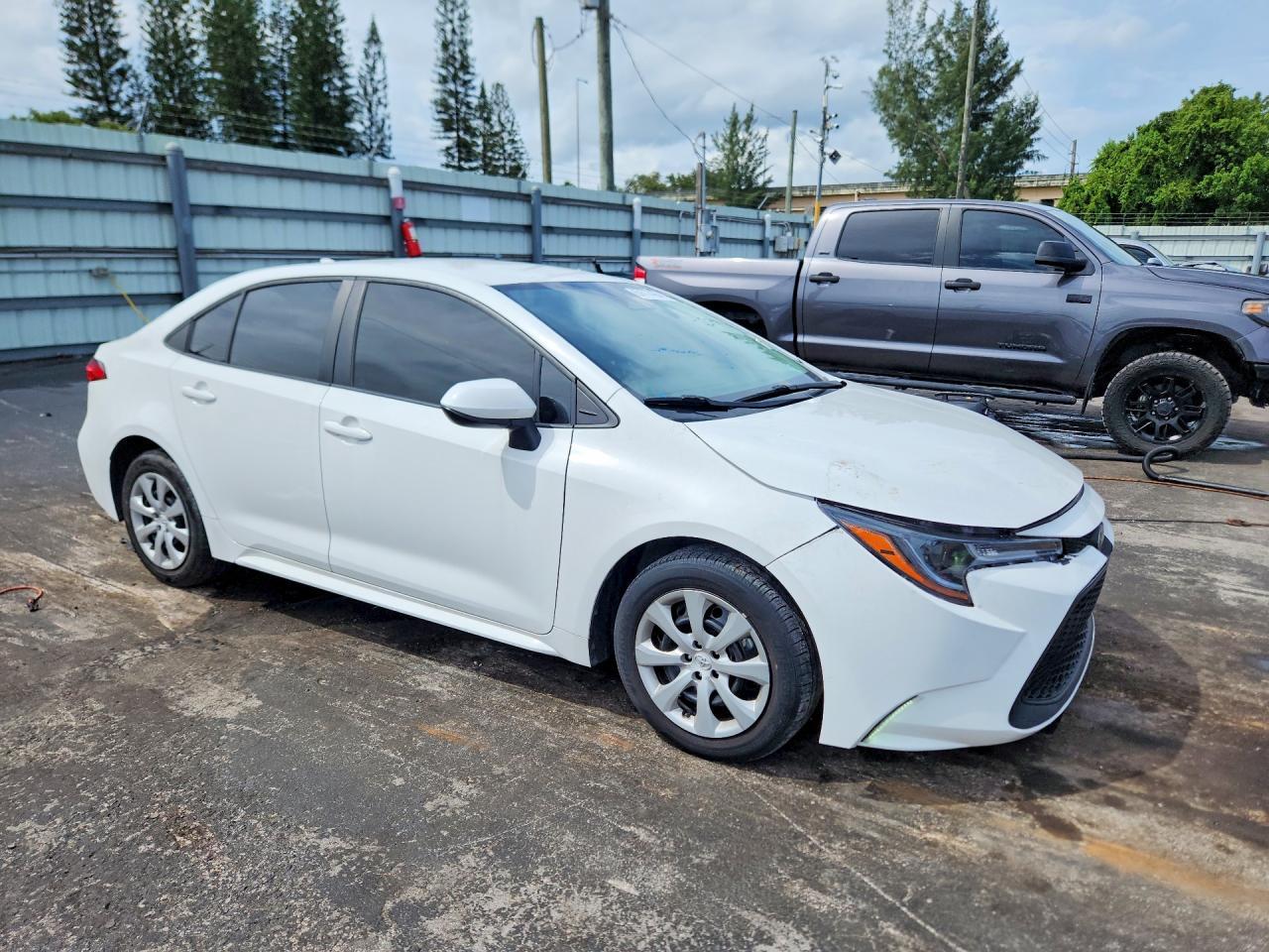 2024 TOYOTA COROLLA LE — Фото 4 из 12
