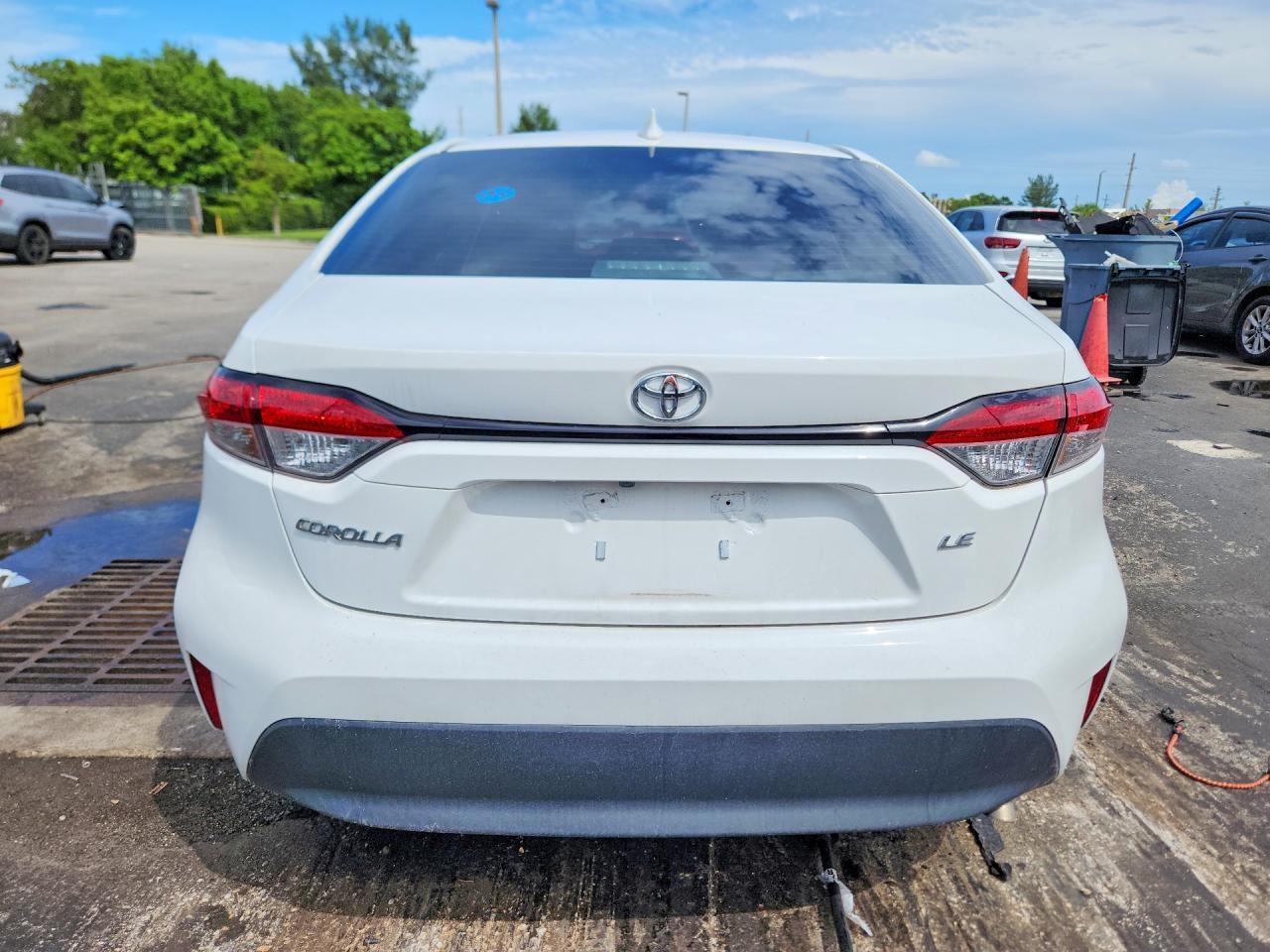 2024 TOYOTA COROLLA LE — Фото 6 из 12