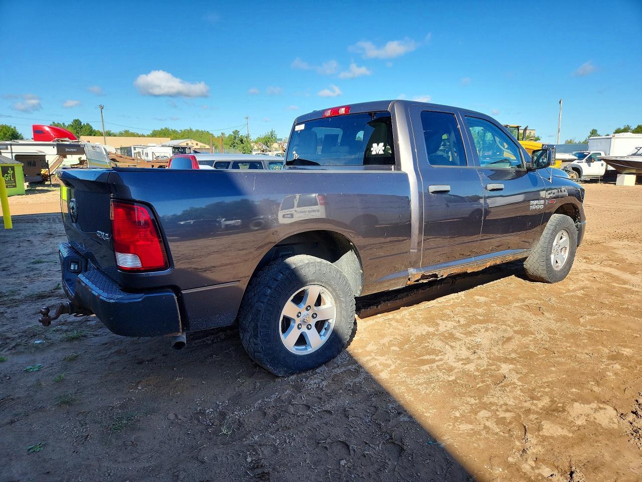 2015 RAM 1500 ST — Фото 3 из 12