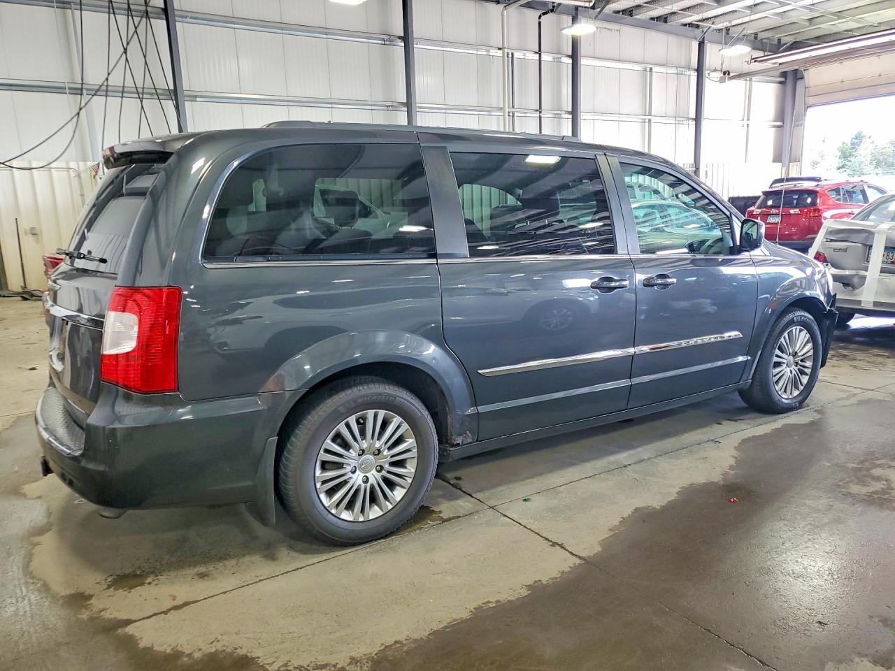 2012 CHRYSLER TOWN & COUNTRY TOURING — Фото 3 из 13