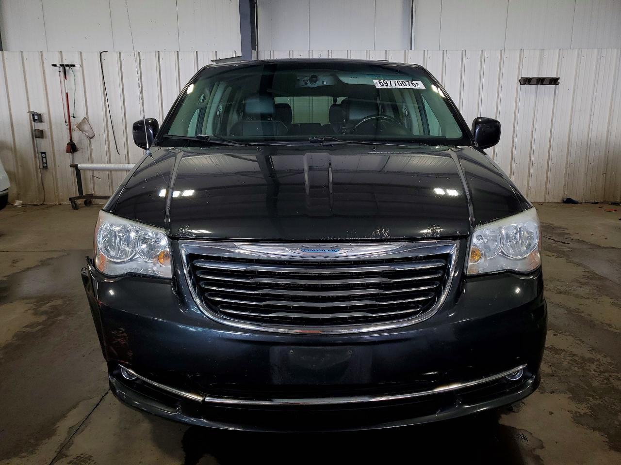 2012 CHRYSLER TOWN & COUNTRY TOURING — Фото 5 из 13