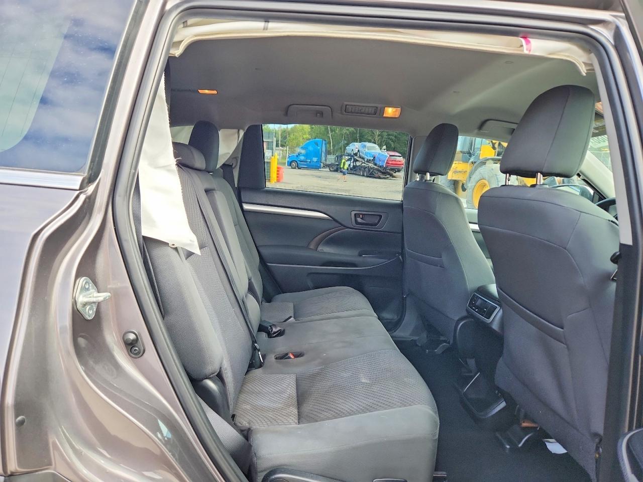 2019 TOYOTA HIGHLANDER LE — Фото 11 из 13