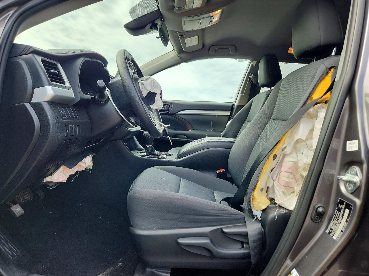2019 TOYOTA HIGHLANDER LE — Фото 7 из 13