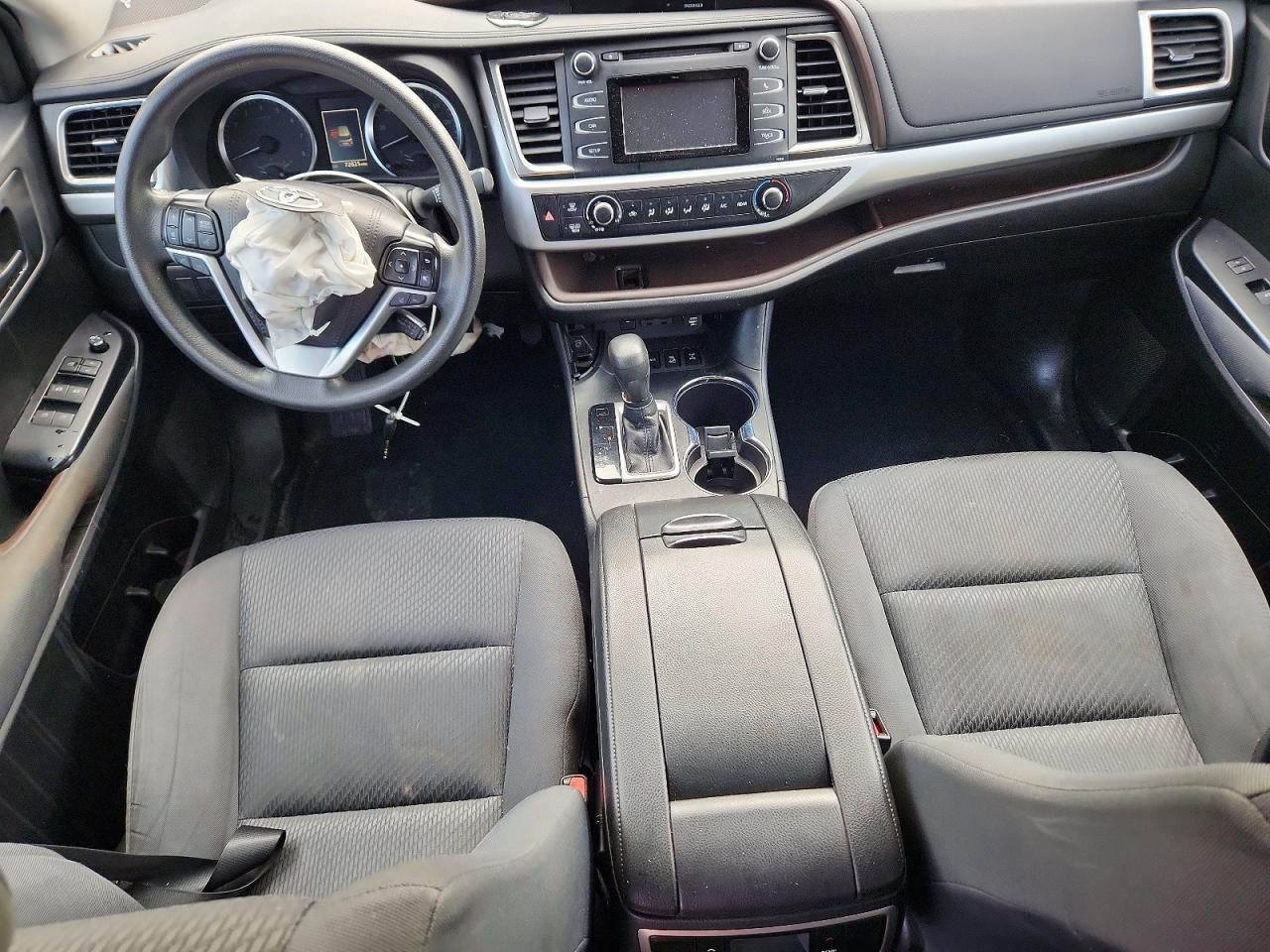 2019 TOYOTA HIGHLANDER LE — Фото 8 из 13