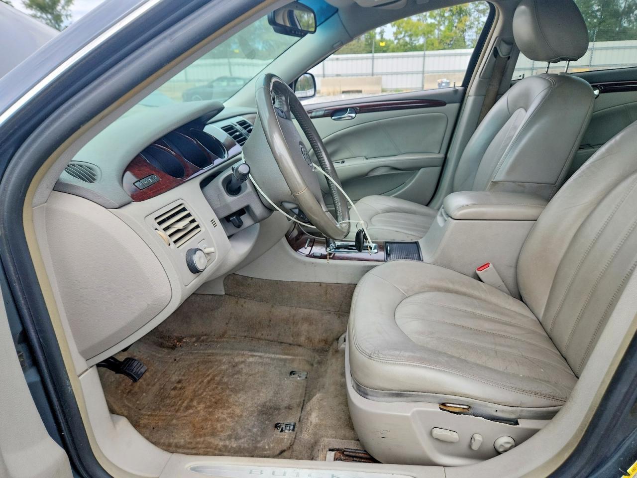 2010 BUICK LUCERNE CXL — Фото 7 из 12
