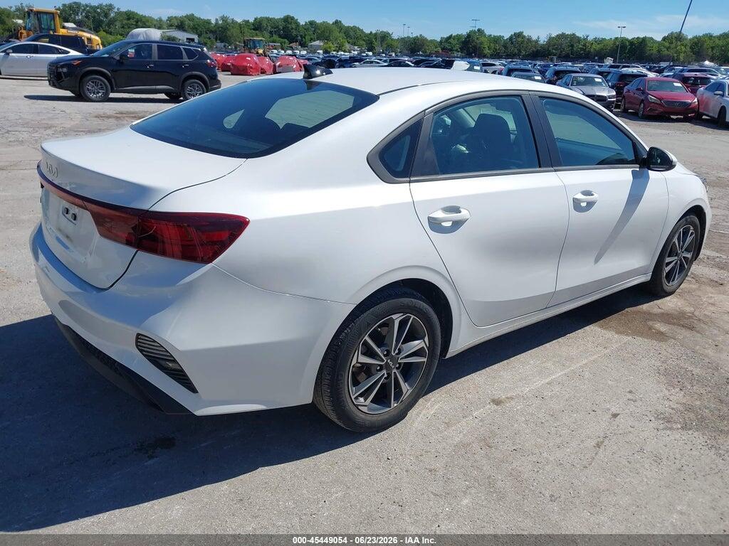 3KPF24AD7RE803034 2024 KIA FORTE photo no. 4
