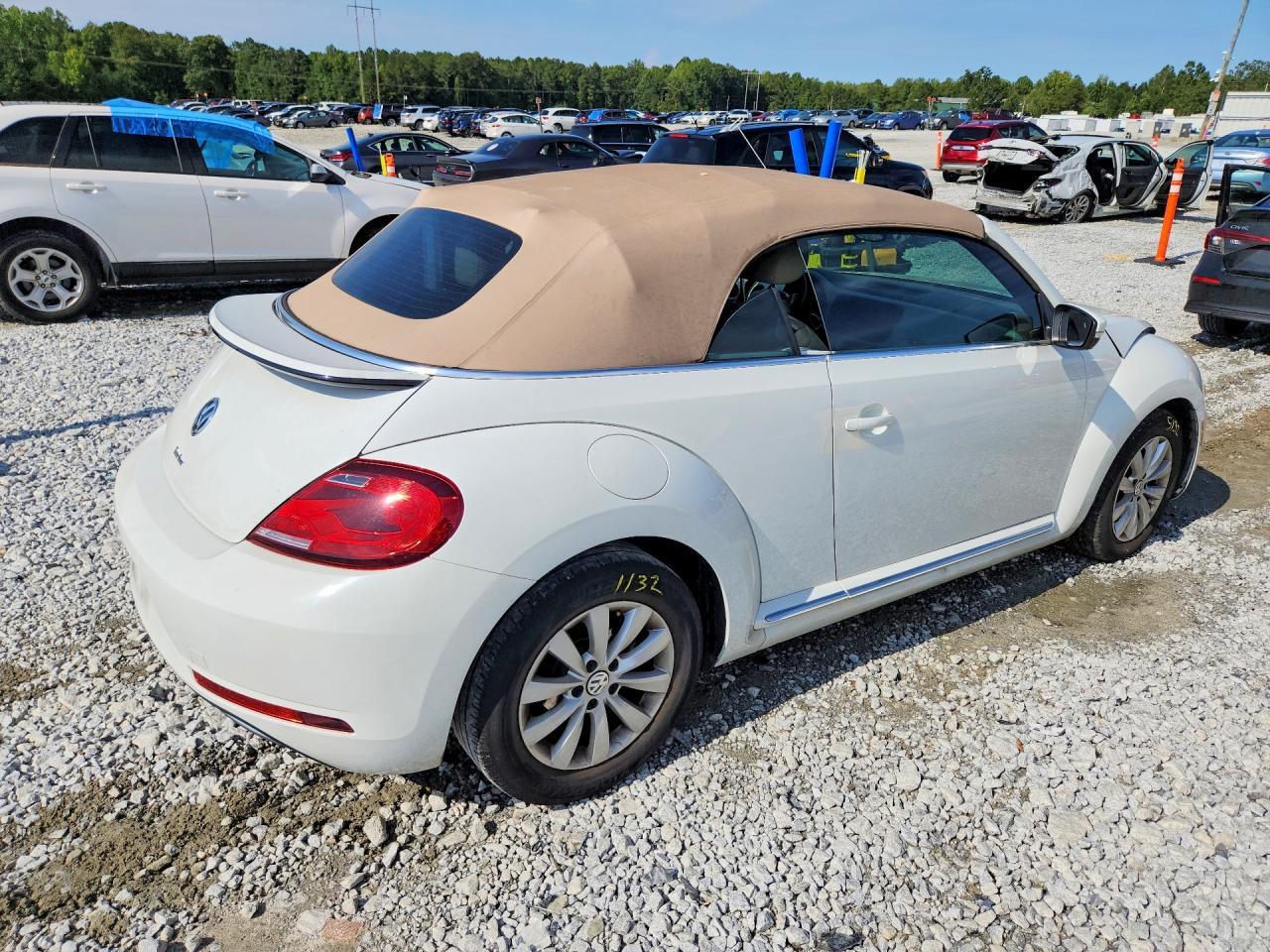 2019 VOLKSWAGEN BEETLE S — Фото 3 из 12