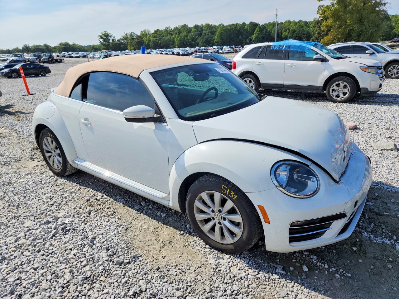 2019 VOLKSWAGEN BEETLE S — Фото 4 из 12