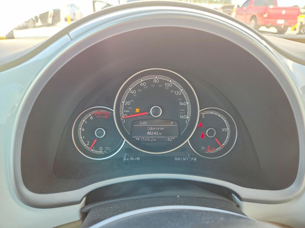 2019 VOLKSWAGEN BEETLE S — Фото 9 из 12