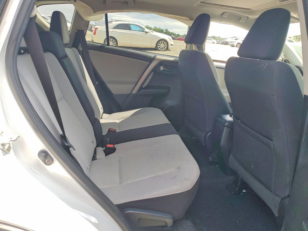 2018 TOYOTA RAV4 XLE — Фото 11 из 13