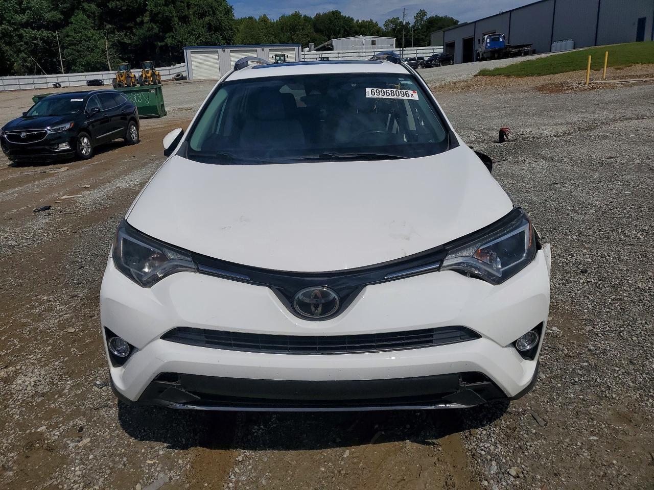 2018 TOYOTA RAV4 XLE — Фото 5 из 13