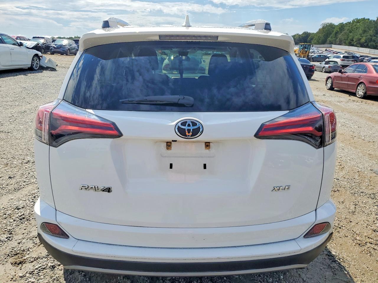2018 TOYOTA RAV4 XLE — Фото 6 из 13