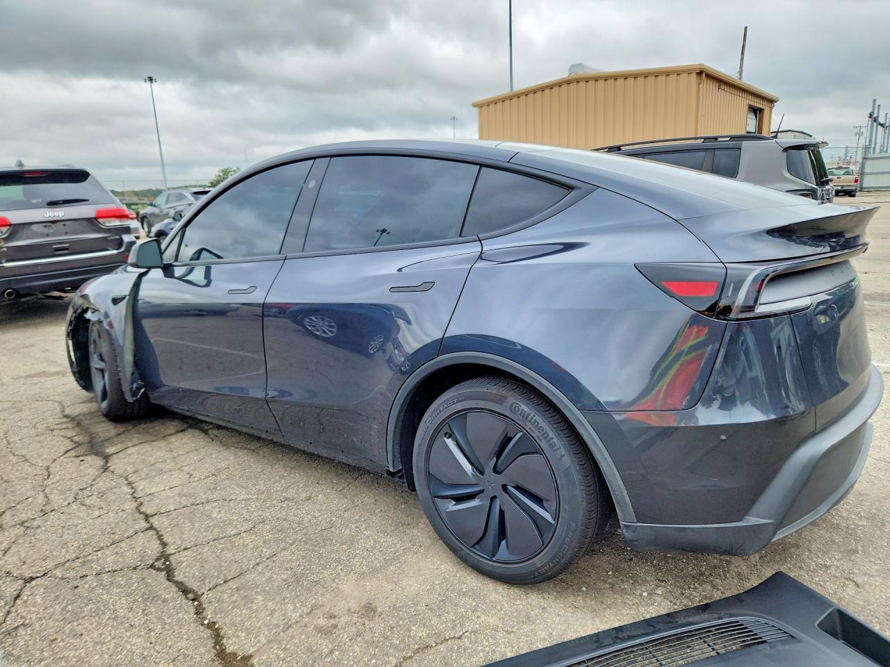 2026 TESLA MODEL Y — Фото 2 из 12