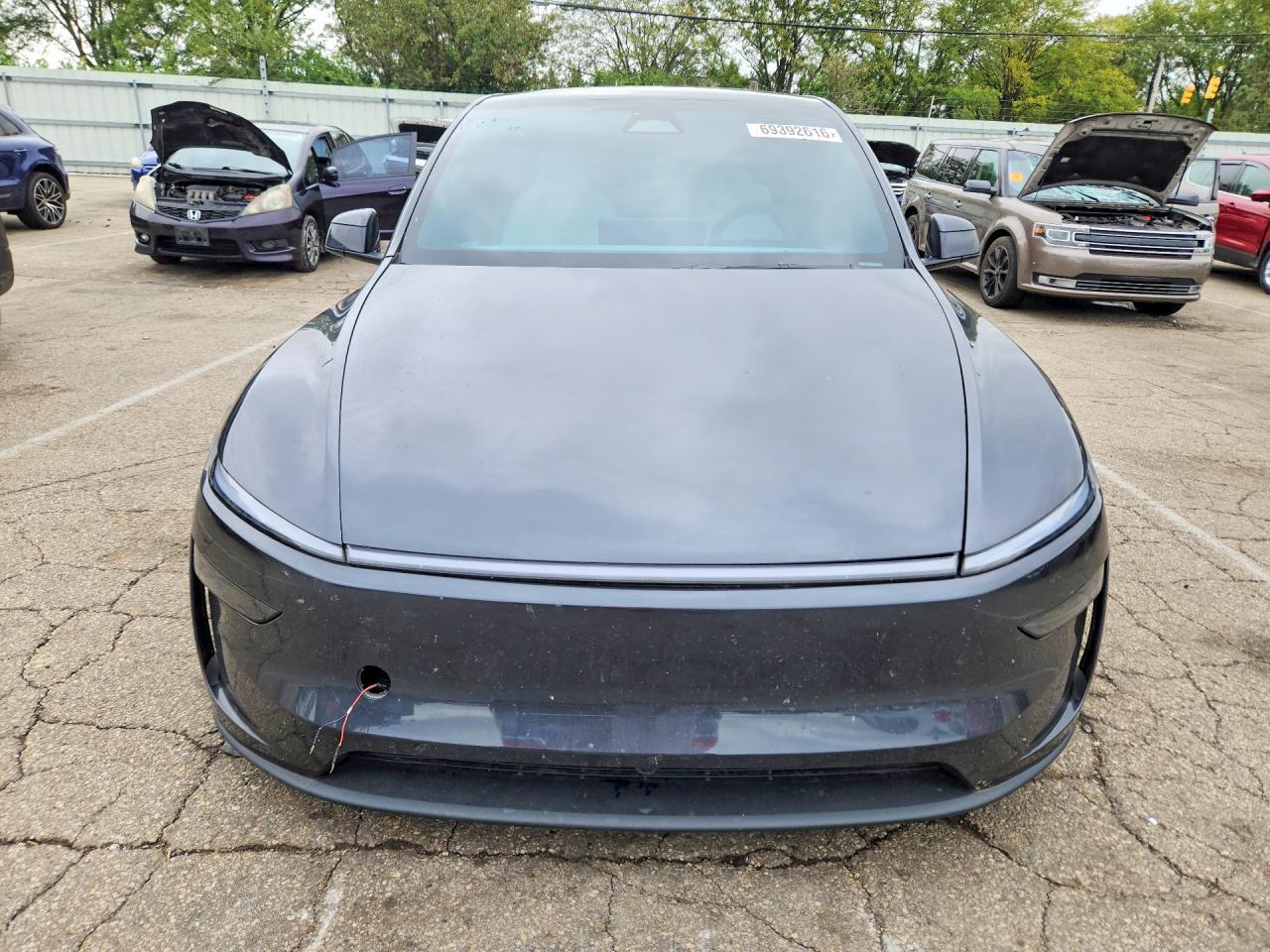2026 TESLA MODEL Y — Фото 5 из 12