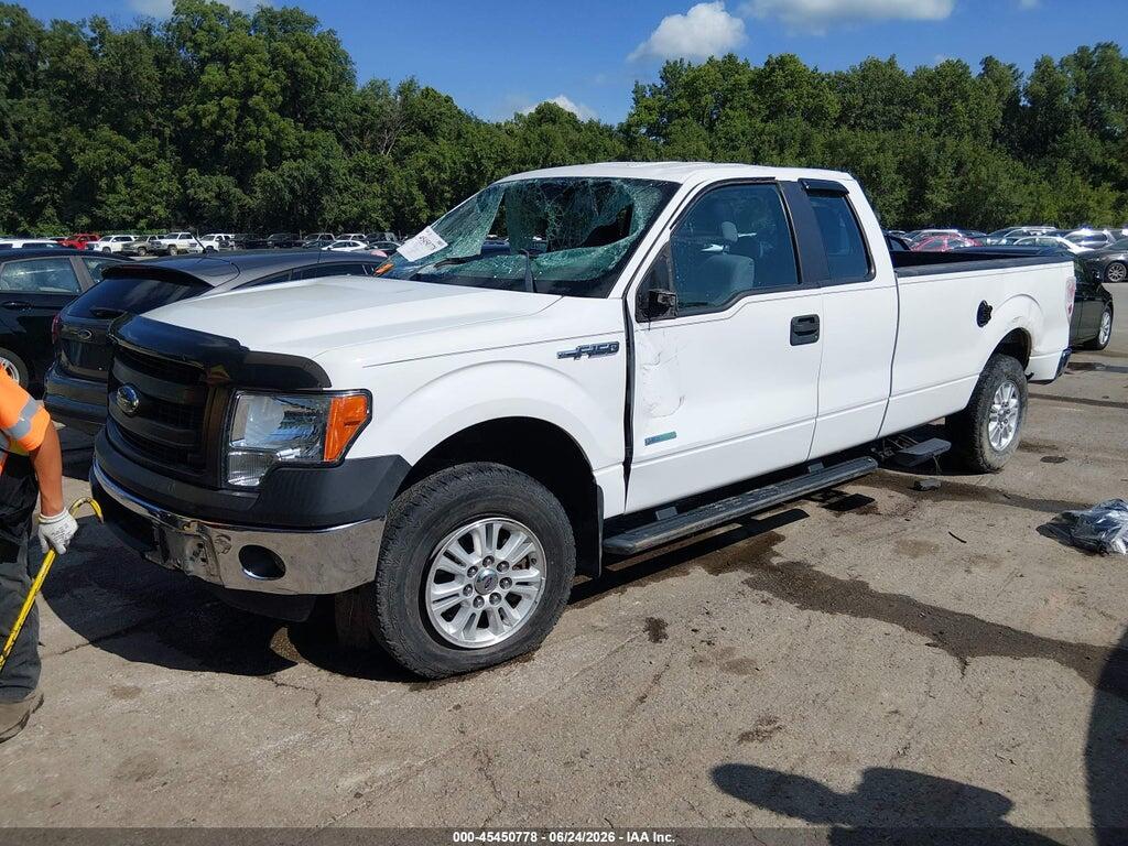 1FTVX1CT8DKF42082 2013 FORD F-150 photo no. 2