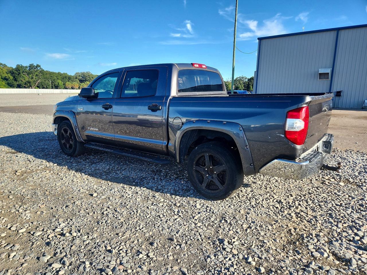 2016 TOYOTA TUNDRA CREWMAX SR5 — Фото 2 из 12