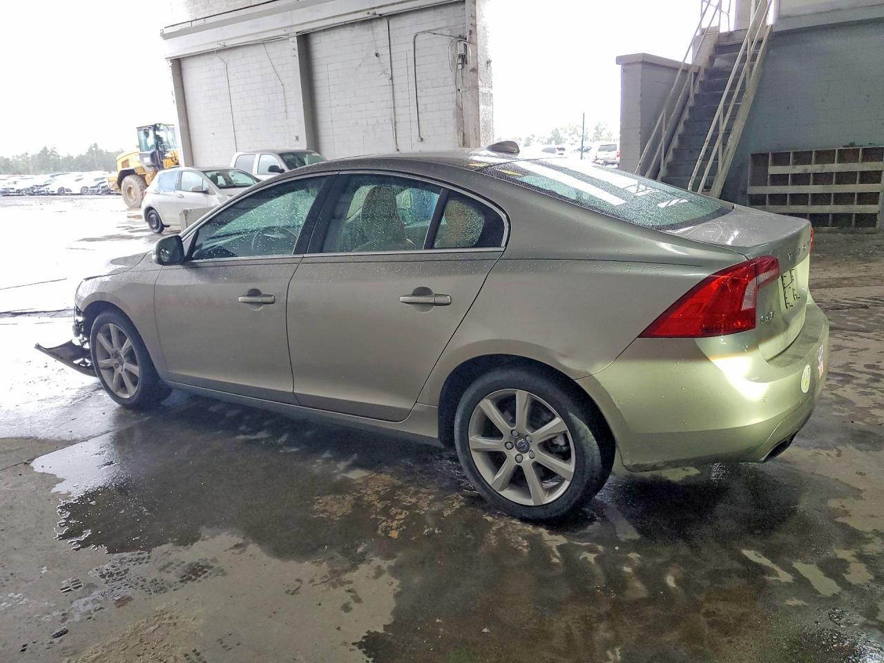 2016 VOLVO S60 PREMIER — Фото 2 из 12