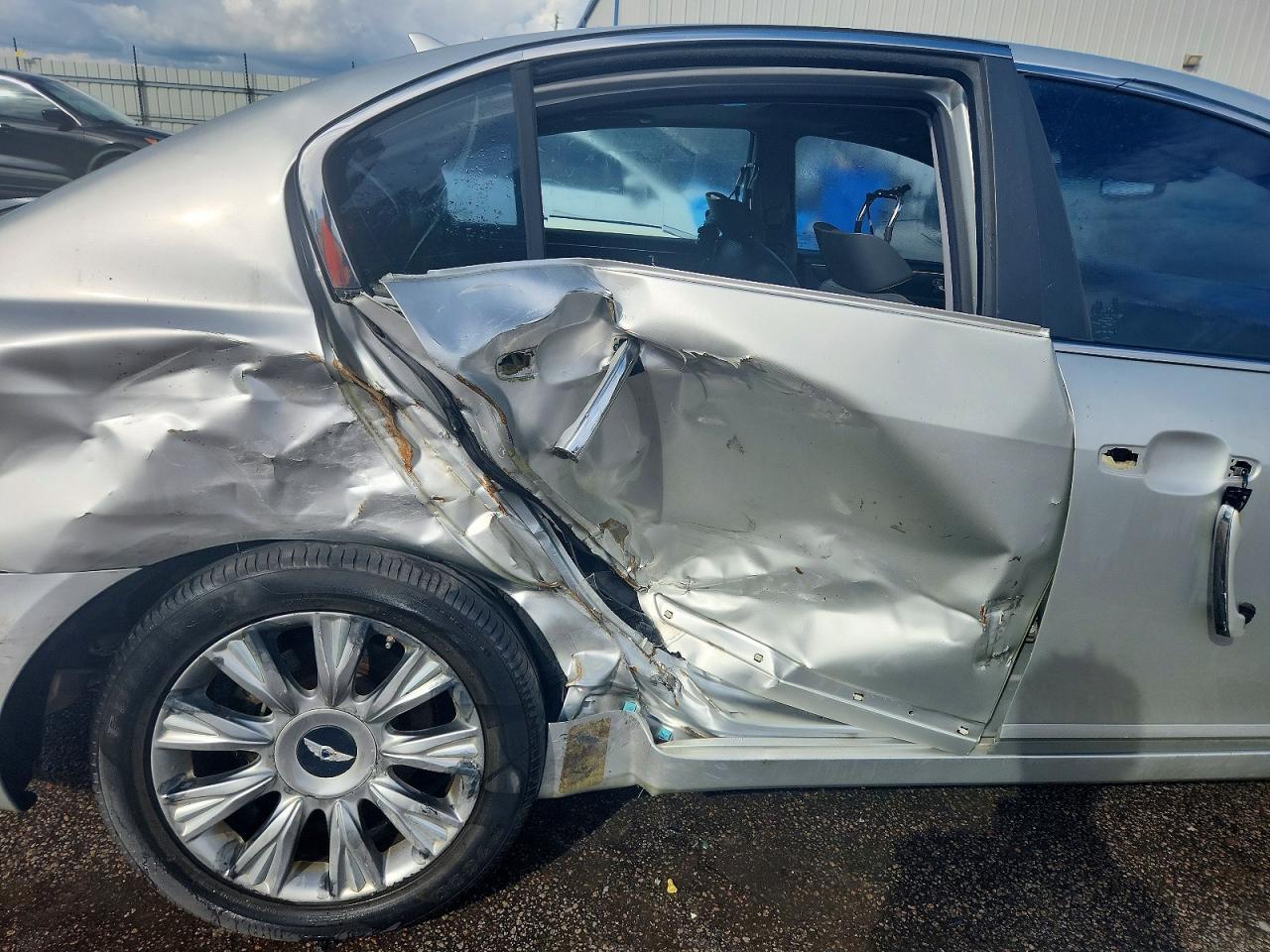 2011 HYUNDAI GENESIS 3.8L — Фото 10 из 12