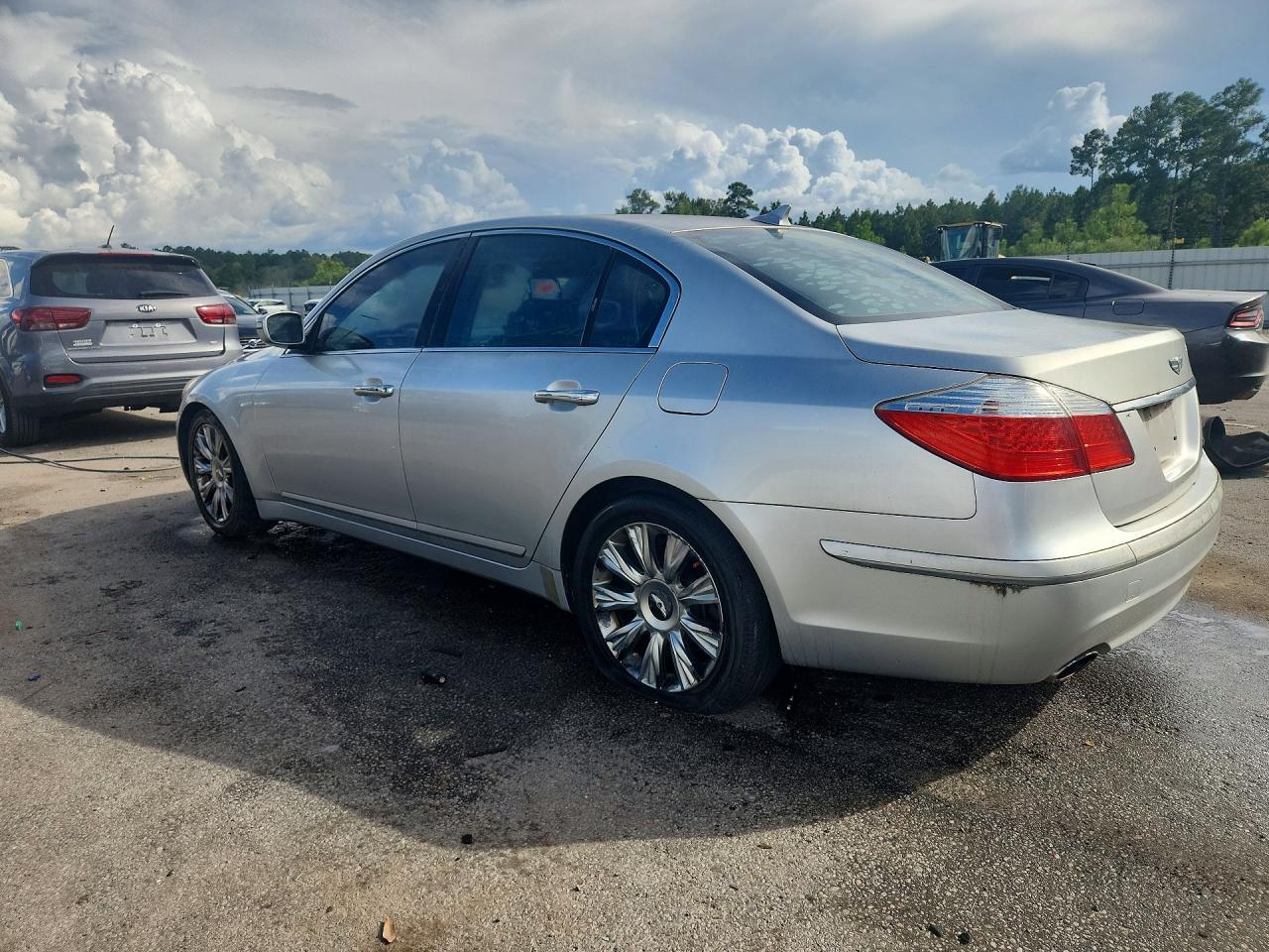2011 HYUNDAI GENESIS 3.8L — Фото 2 из 12