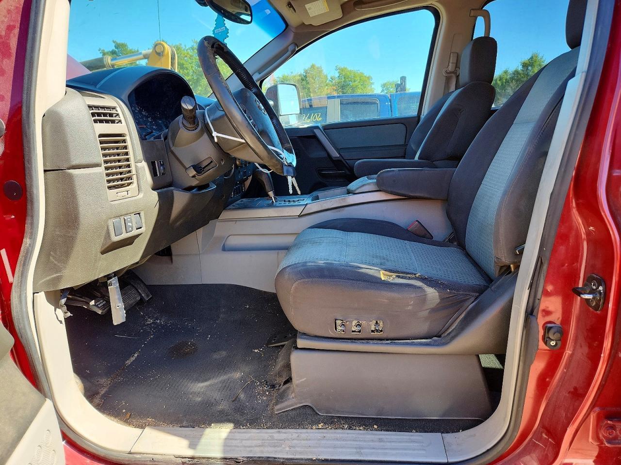 2004 NISSAN TITAN XE — Фото 7 из 12