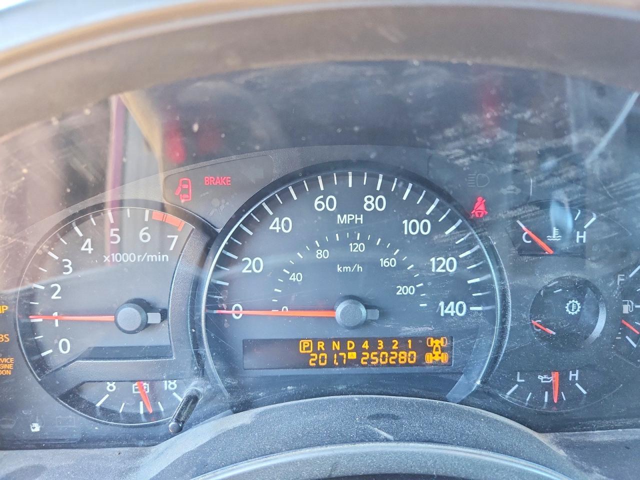 2004 NISSAN TITAN XE — Фото 9 из 12