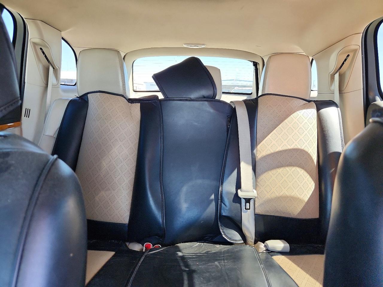 2011 LINCOLN MKT — Фото 10 из 13