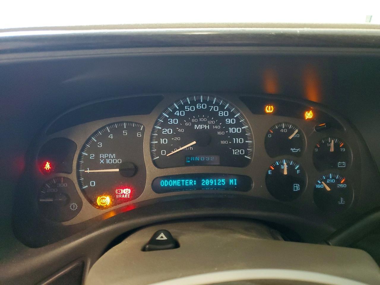 2005 GMC YUKON DENALI — Фото 9 из 14