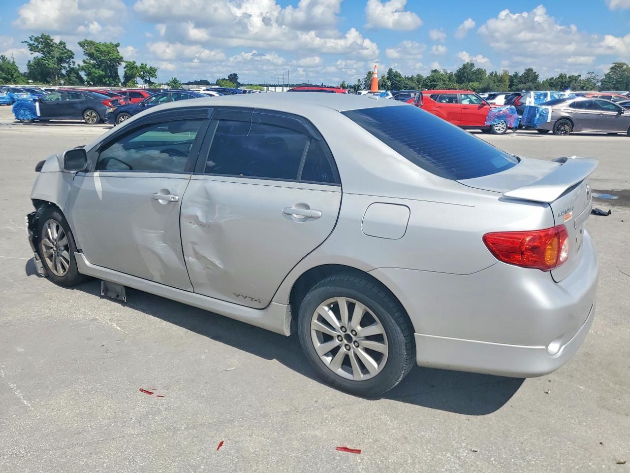 2010 TOYOTA COROLLA S — Фото 2 из 12