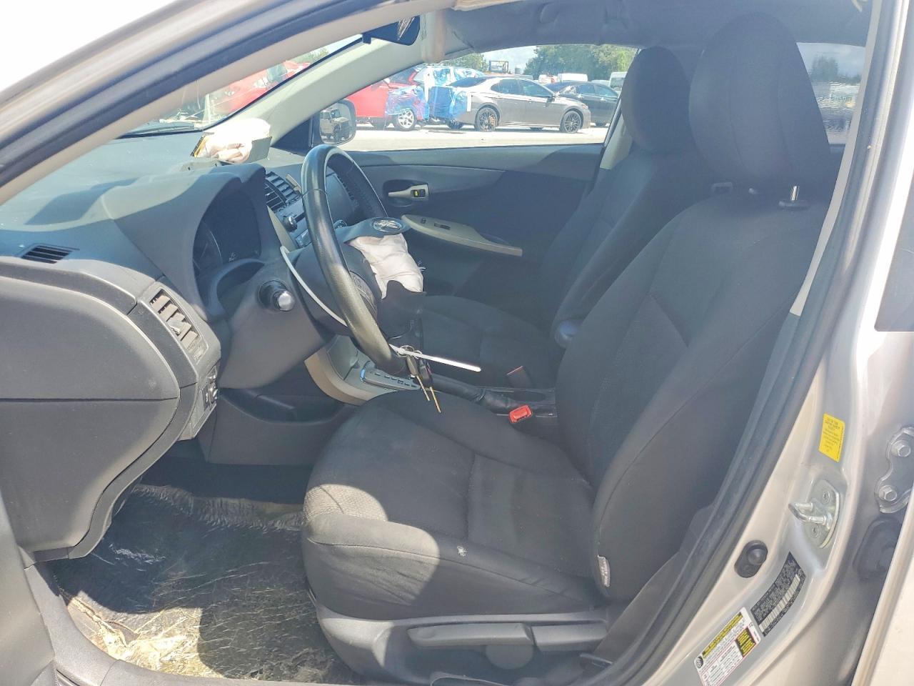 2010 TOYOTA COROLLA S — Фото 7 из 12