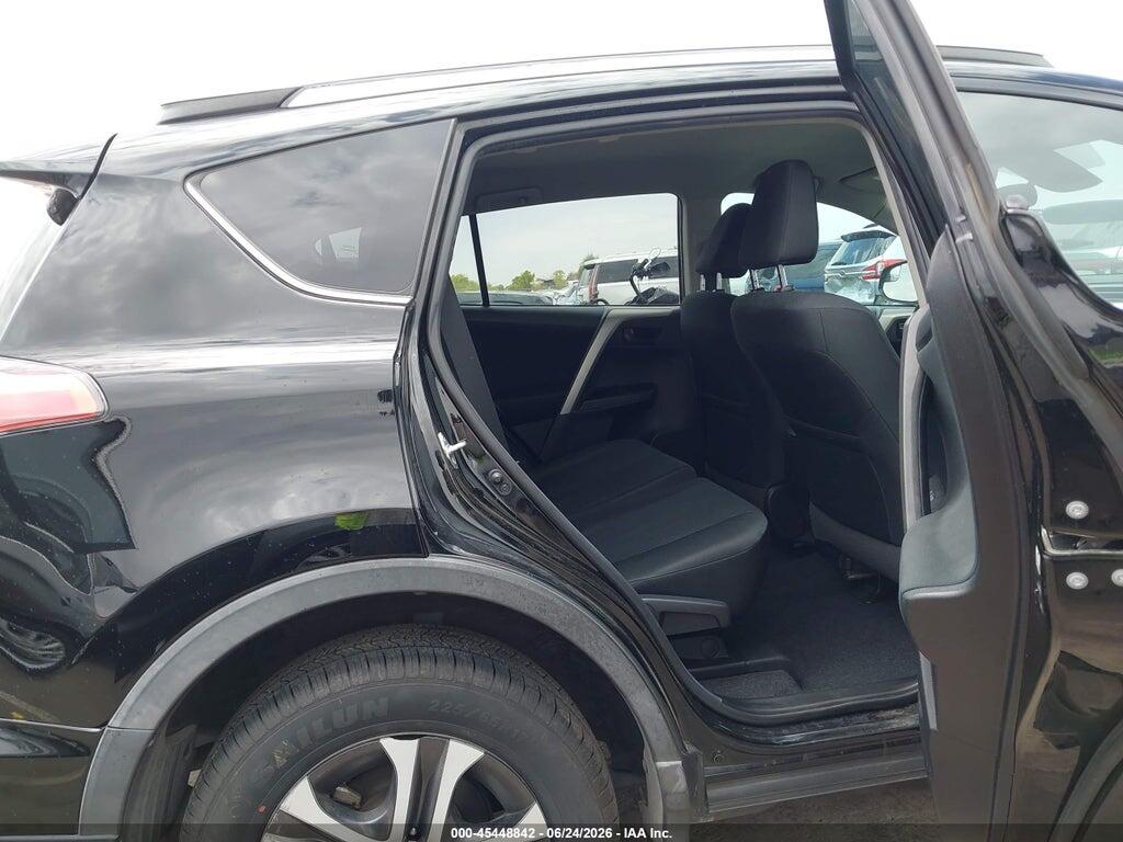2T3ZFREV6JW417862 2018 TOYOTA RAV4 photo no. 8