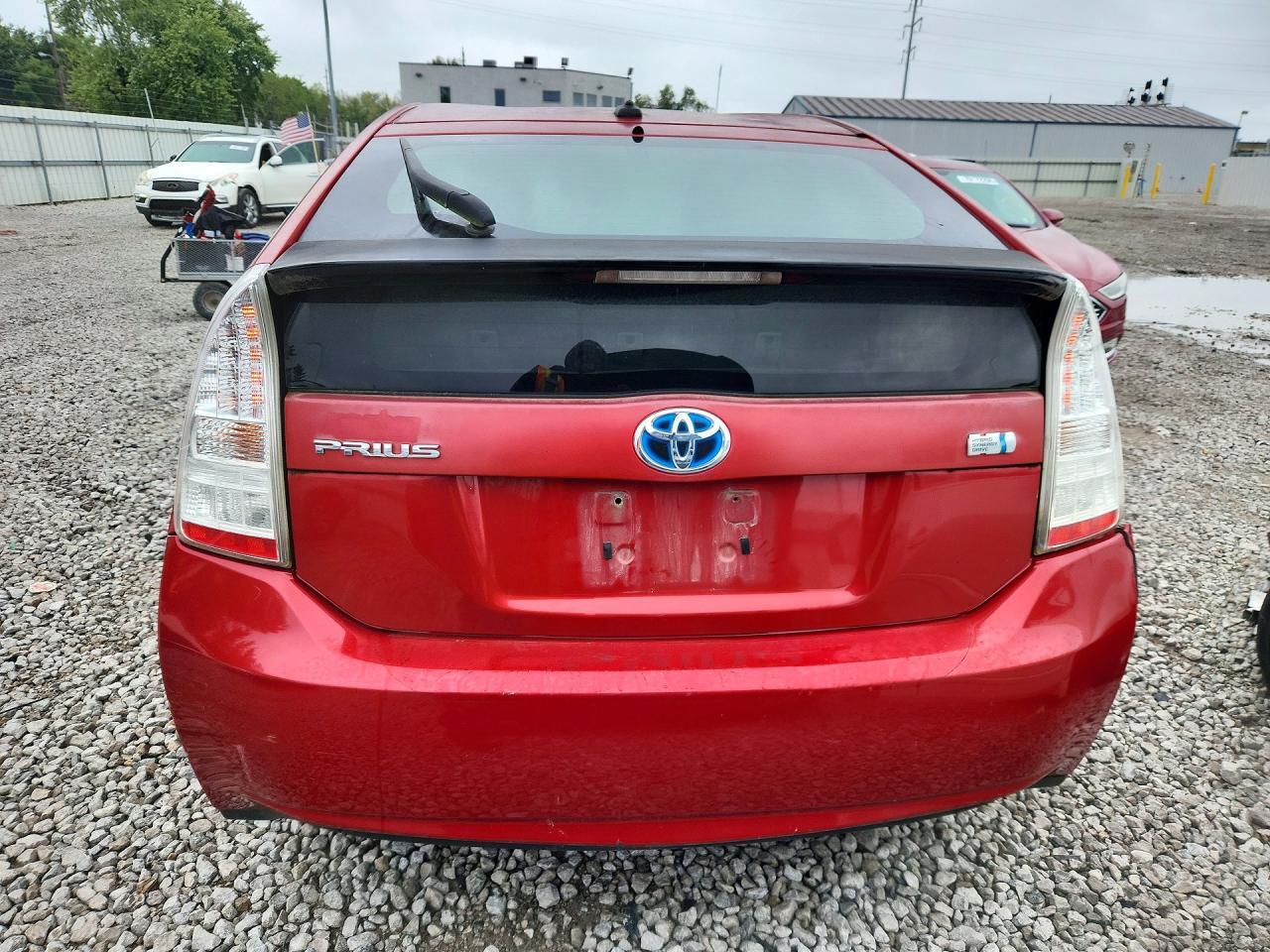 2010 TOYOTA PRIUS III — Фото 6 из 12