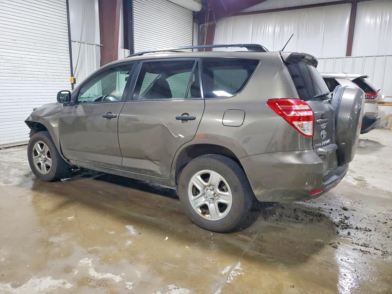 2010 TOYOTA RAV4 BASE — Фото 2 из 13