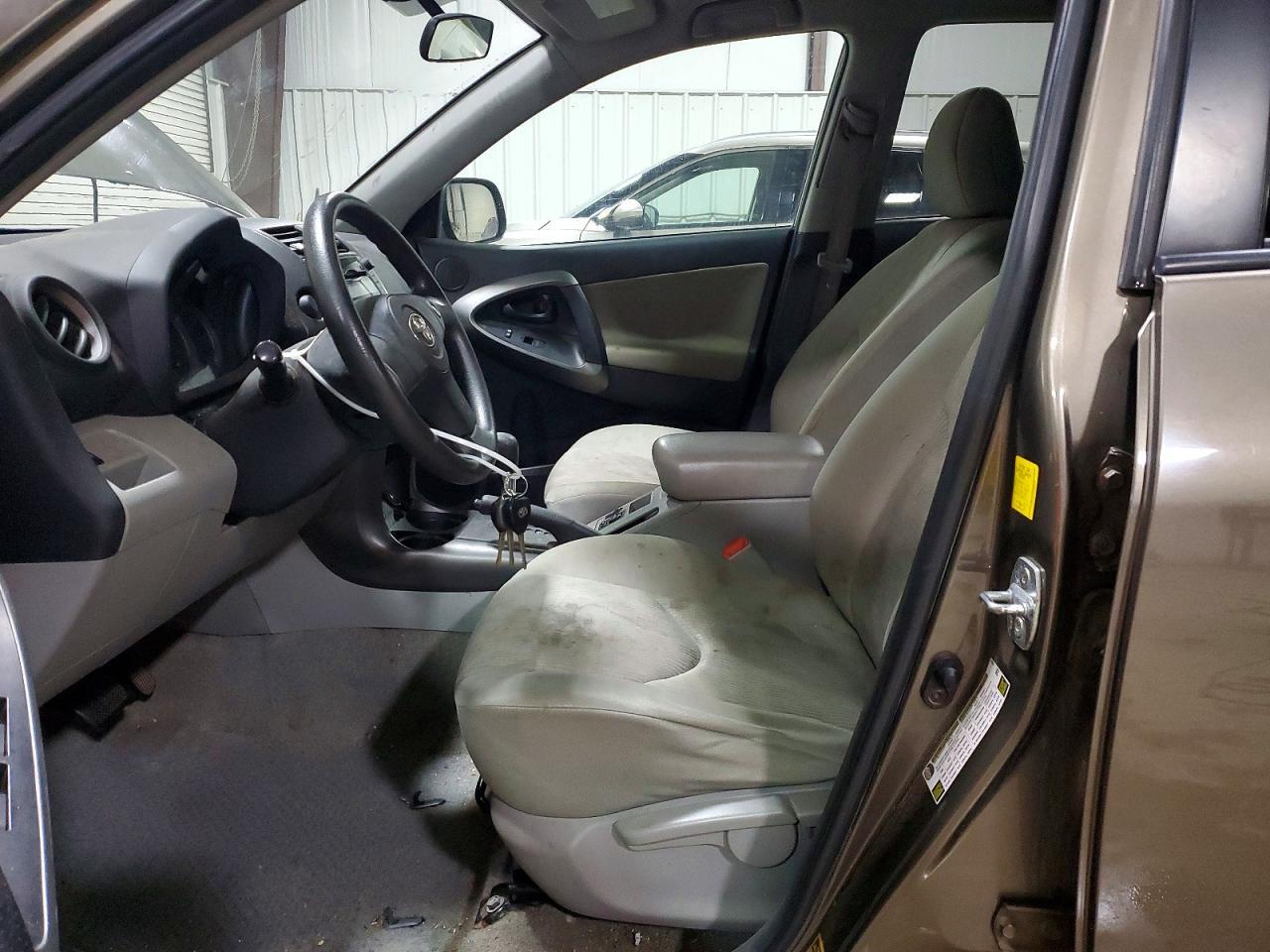 2010 TOYOTA RAV4 BASE — Фото 7 из 13