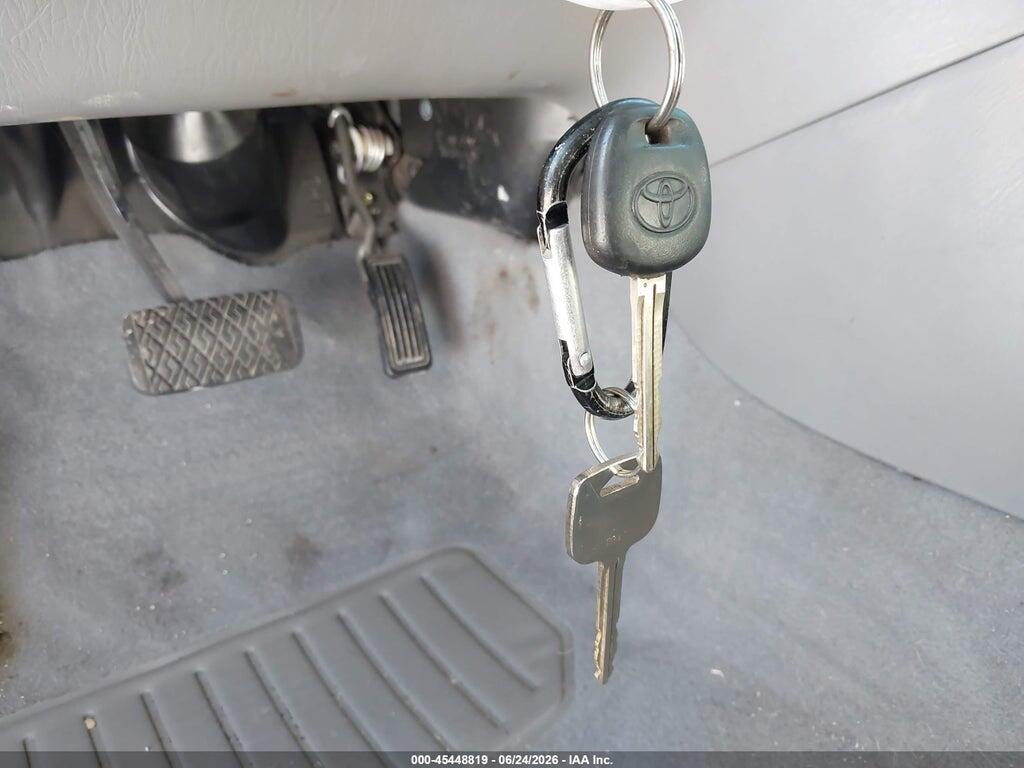 2T1BR32E95C498785 2005 TOYOTA COROLLA photo no. 11