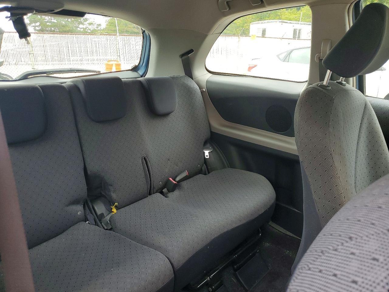 2010 TOYOTA YARIS BASE — Фото 10 из 12