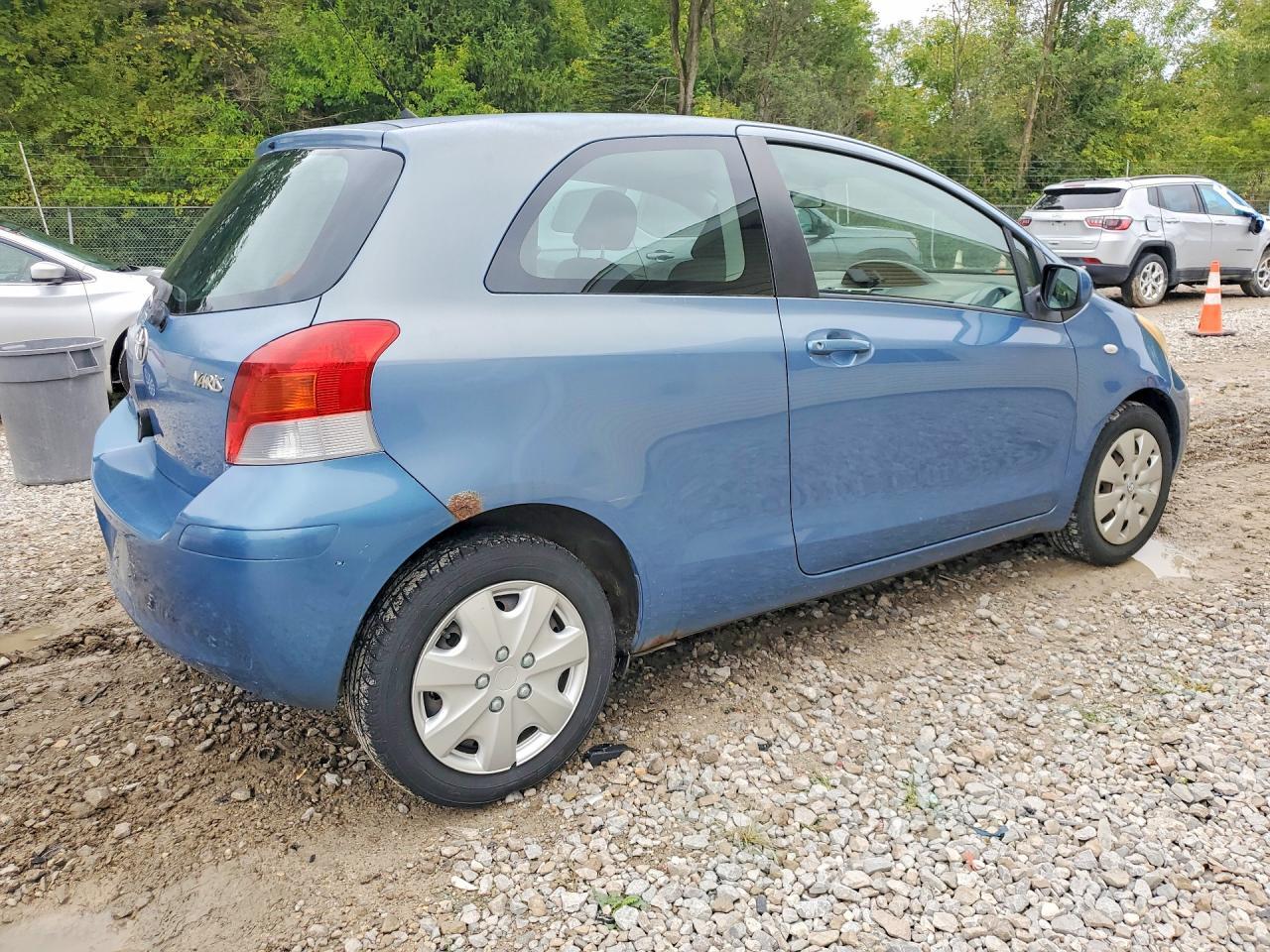 2010 TOYOTA YARIS BASE — Фото 3 из 12