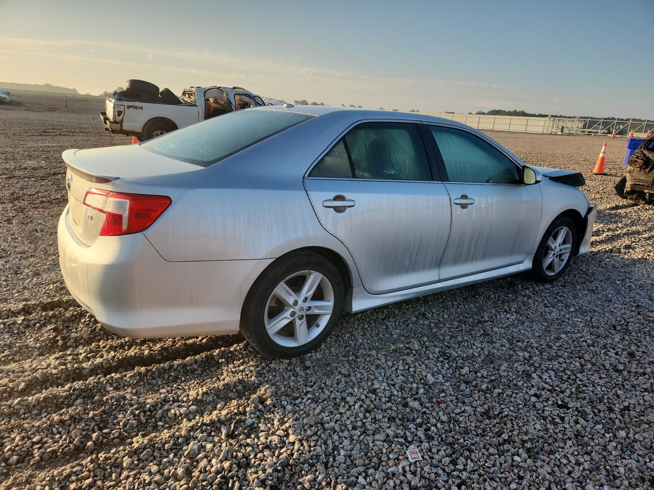 2012 TOYOTA CAMRY SE — Фото 3 из 12