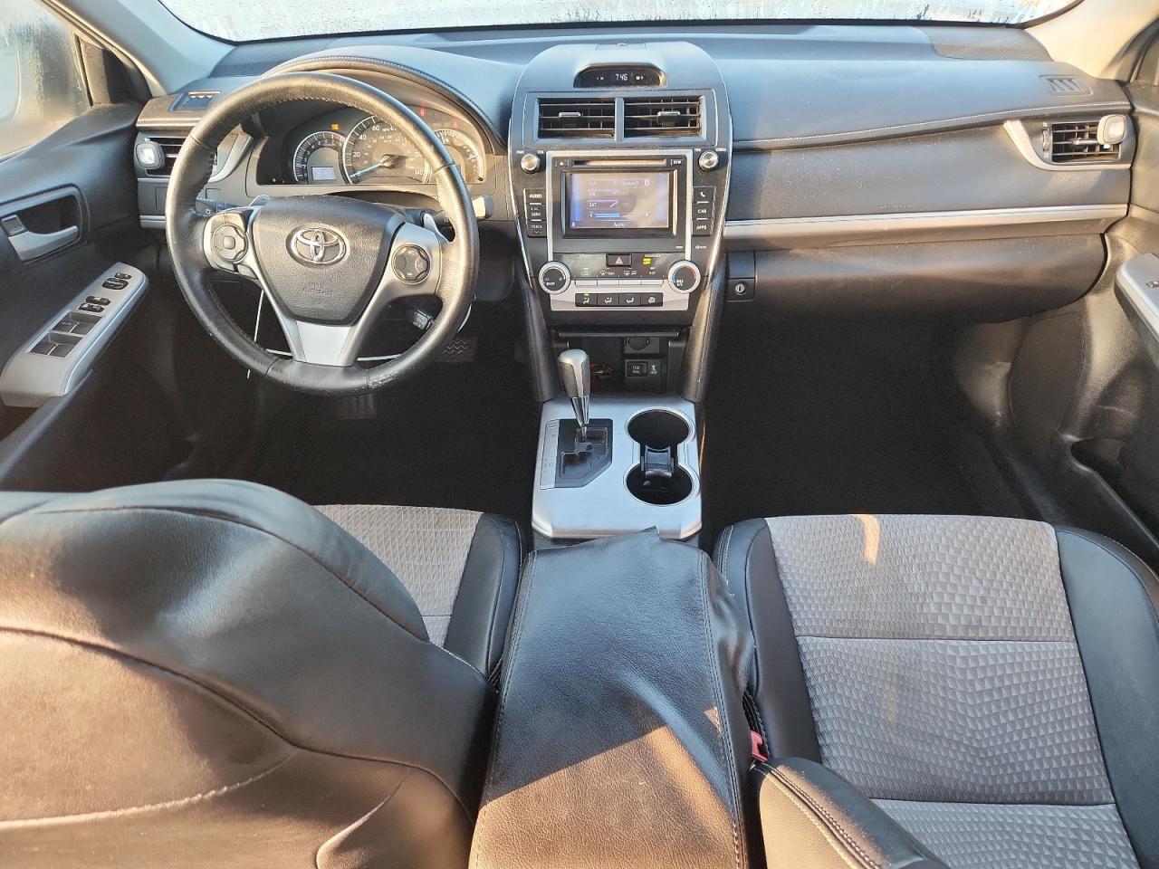 2012 TOYOTA CAMRY SE — Фото 8 из 12