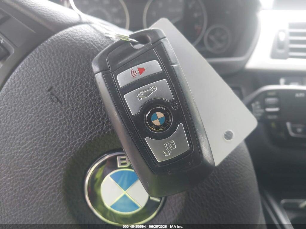 WBA8A3C5XJA489654 2018 BMW 320I photo no. 11