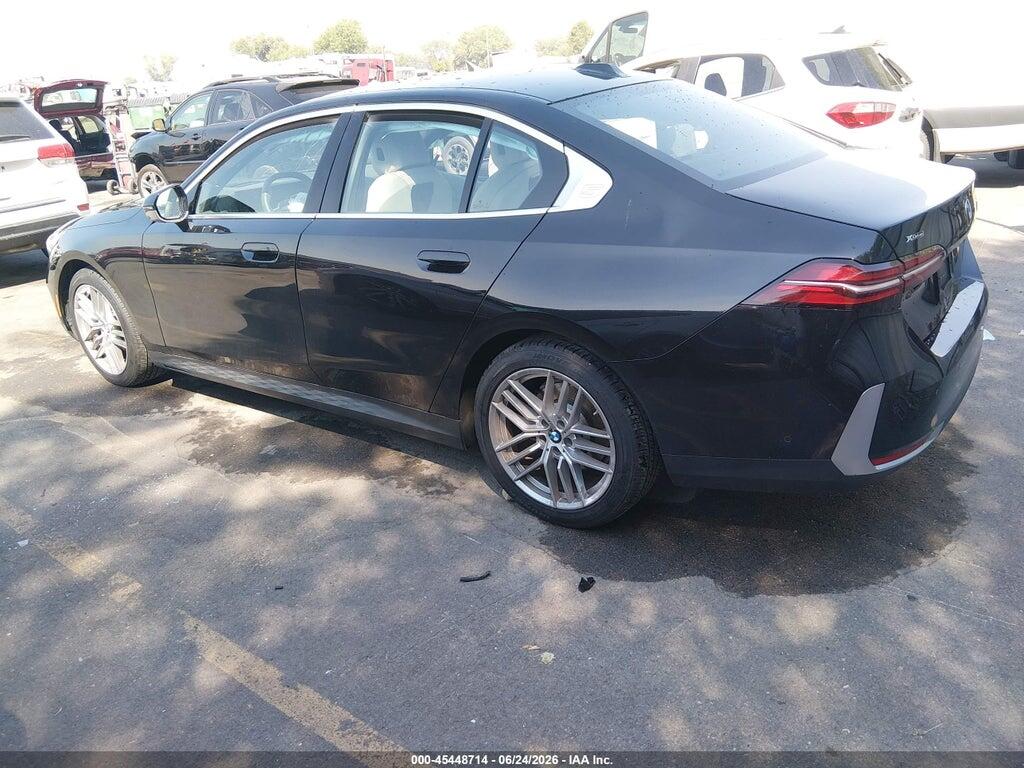 WBA53FJ03RCP96377 2024 BMW 530I photo no. 3