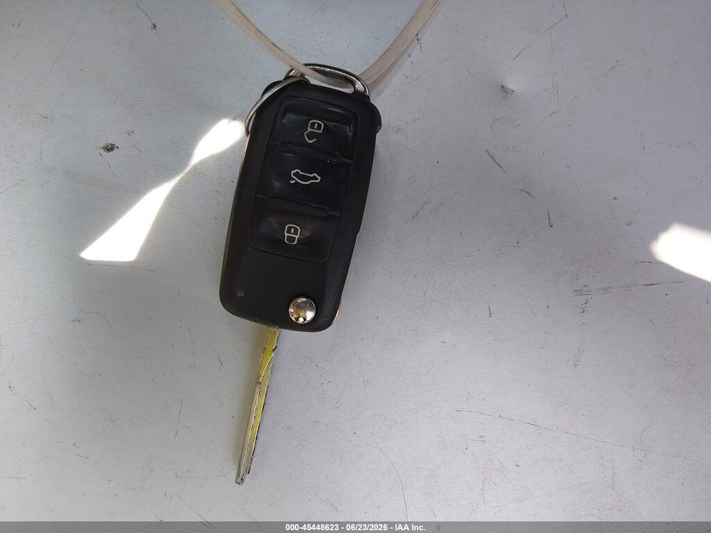 3VW517AT3FM813629 2015 VOLKSWAGEN BEETLE photo no. 11