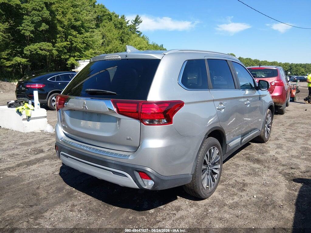 JA4AD3A35LJ000426 2020 MITSUBISHI OUTLANDER photo no. 4