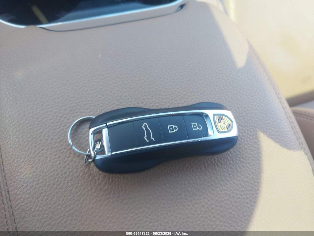 WP1AA2AY4PDA03647 2023 PORSCHE CAYENNE photo no. 11