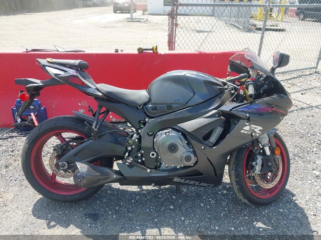 JS1GR7MA1T7101229 2026 SUZUKI GSX-R750 photo no. 12