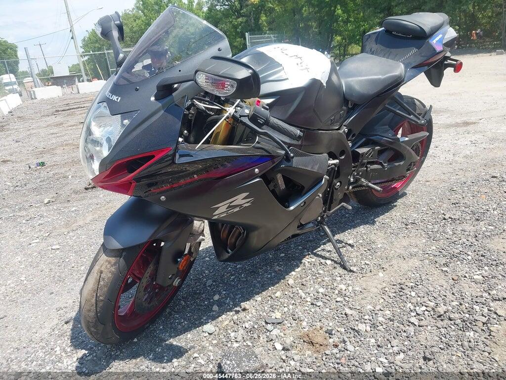 JS1GR7MA1T7101229 2026 SUZUKI GSX-R750 photo no. 2