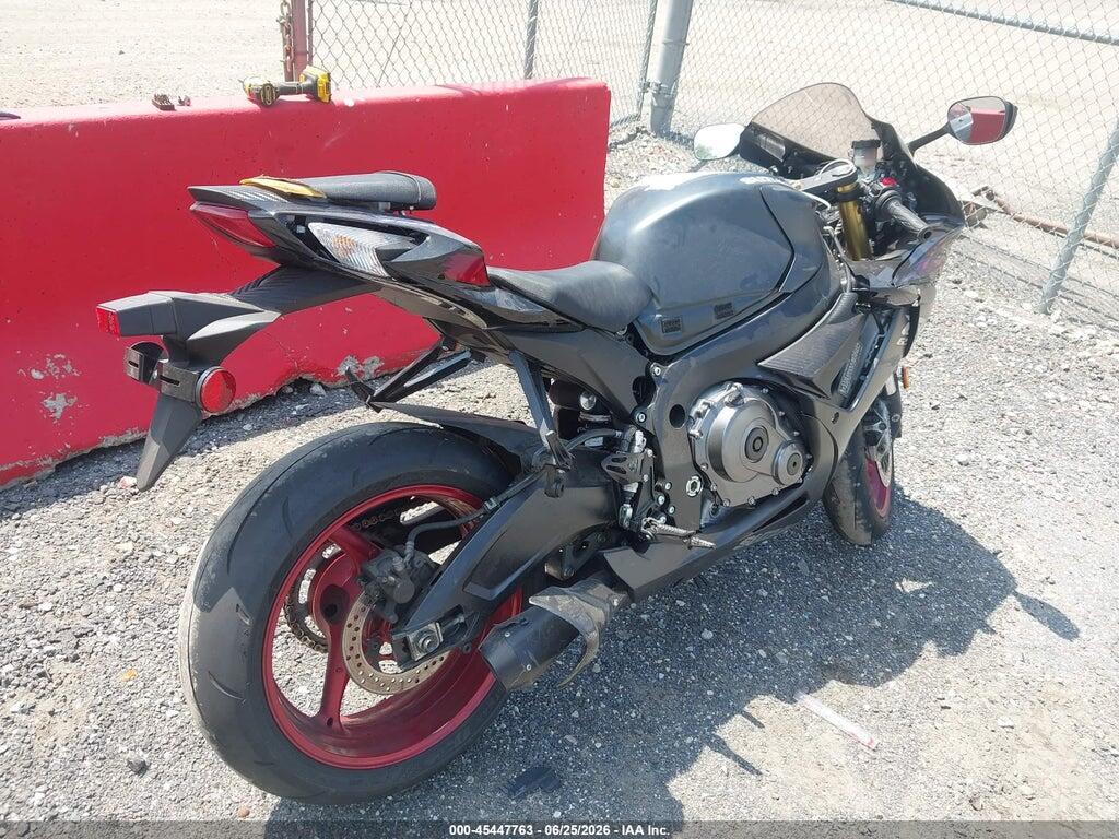 JS1GR7MA1T7101229 2026 SUZUKI GSX-R750 photo no. 4