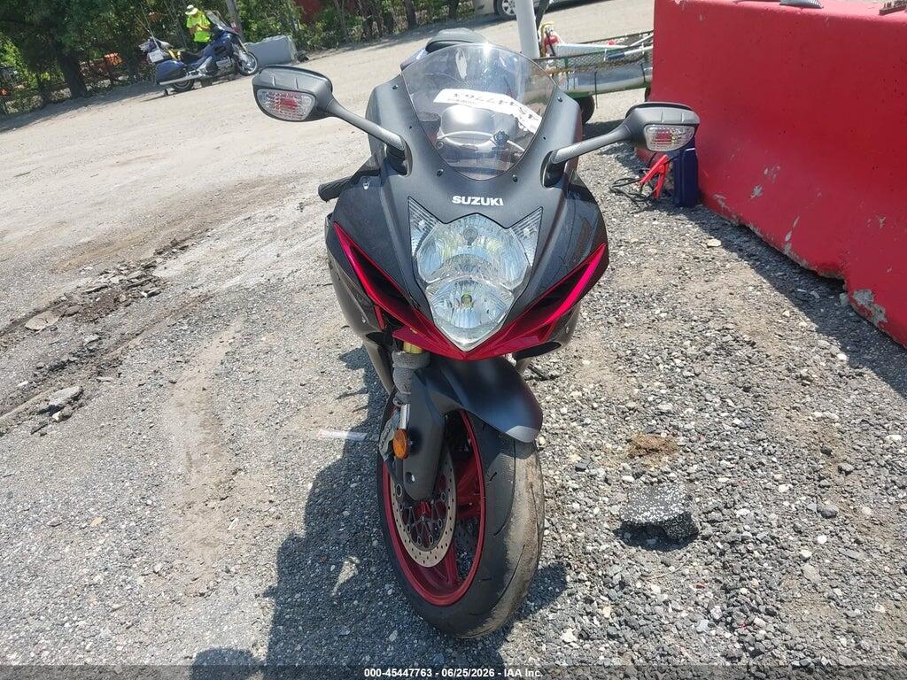 JS1GR7MA1T7101229 2026 SUZUKI GSX-R750 photo no. 5