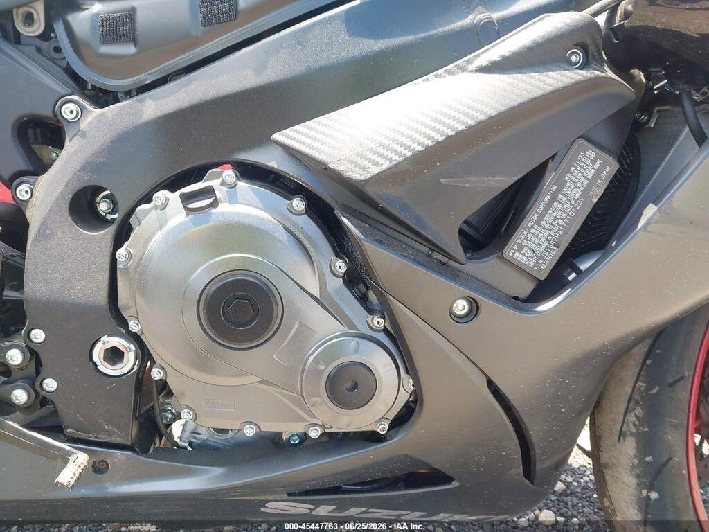 JS1GR7MA1T7101229 2026 SUZUKI GSX-R750 photo no. 8